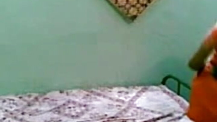 ଆଲି ଏକ୍ସପ୍ରେସର ଜଣେ ଚୀନୀ ସଚିବ: ବାହାରେ ଭଦ୍ର, କିନ୍ତୁ ଏକ ଫକ୍ ମେସିନ୍