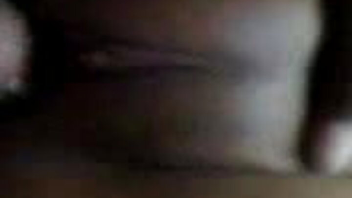 ଦୁଇଜଣ ଚୁଟି ଋଣ ସଂଗ୍ରହକାରୀ ଏକ ସ୍ଥାନୀୟ ଭାଗ୍ୟବାନଙ୍କ ଘରେ ପଶି ତାଙ୍କୁ ଏକ ରହସ୍ୟମୟ ସାକ୍ଷାତକାରରେ ଫସାଇ ଦେଇଥିଲେ।