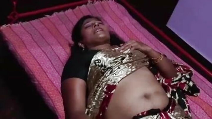 ଗତକାଲି ସେ ମାତ୍ର 18 ବର୍ଷ ବୟସ୍କ ହୋଇଥିଲେ, ଏବଂ ସେ ପୂର୍ବରୁ ଜଣେ ବୟସ୍କ ପୁରୁଷଙ୍କ ସହିତ ଯୌନ ସମ୍ପର୍କ ସ୍ଥାପନ କରିଛନ୍ତି।