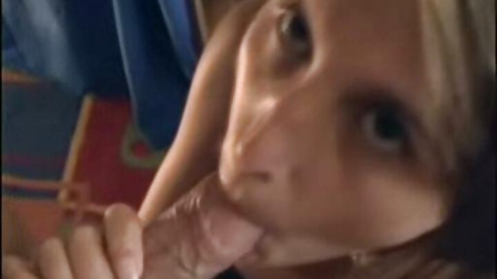 ସେକ୍ସି ରୁମମେଟମାନଙ୍କର ସମଲିଙ୍ଗୀ ଖେଳ